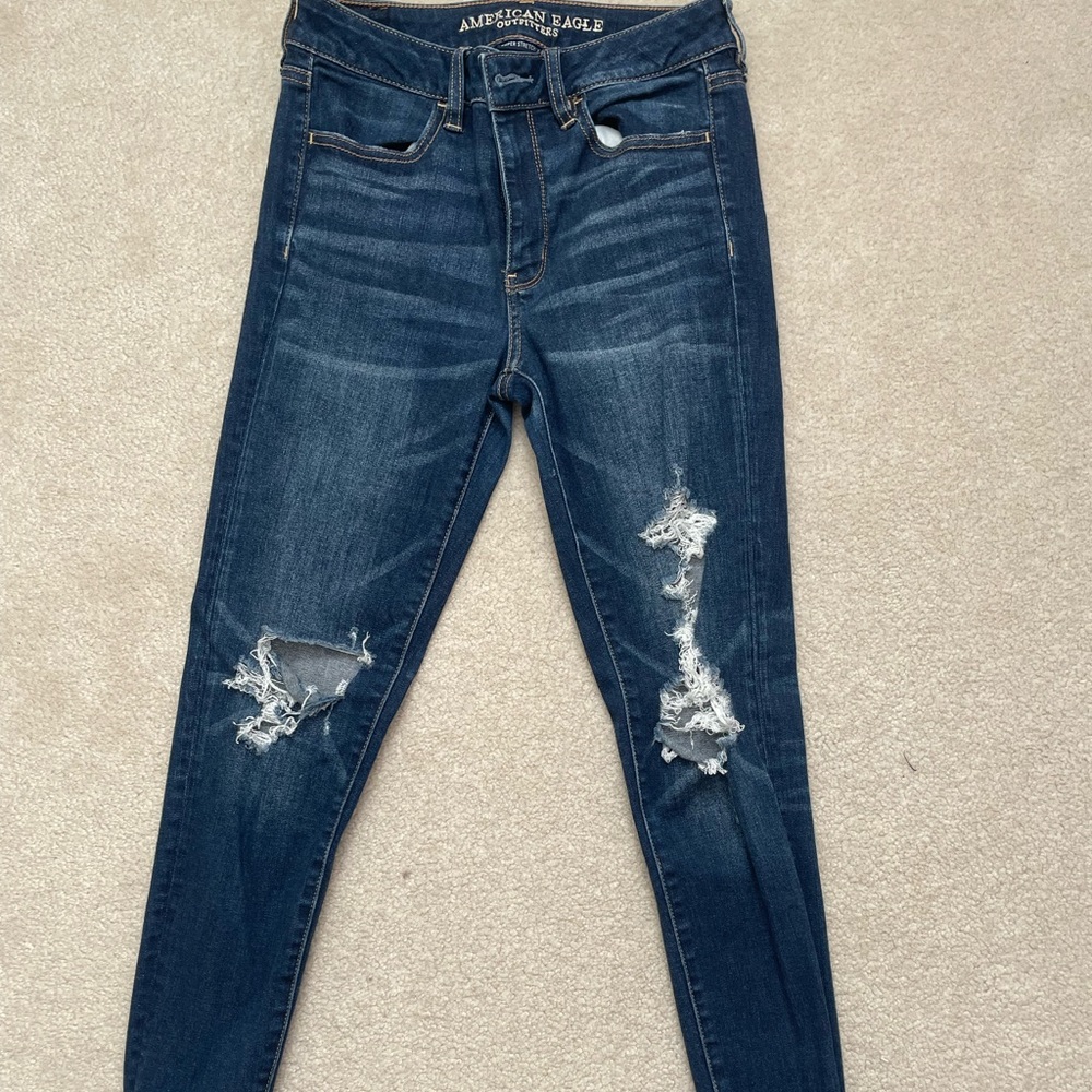 American Eagle blue dark wash jeans
